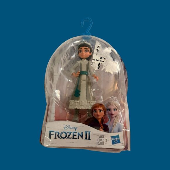 NIP Disney Frozen 2 Honeymaren Figure Hasbro Damaged Package Figure Excellent A1 - Picture 7 of 8